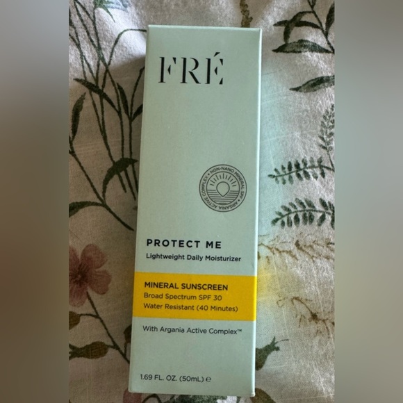 FRÉ Protect Me Daily Moisturizer - Picture 2 of 5